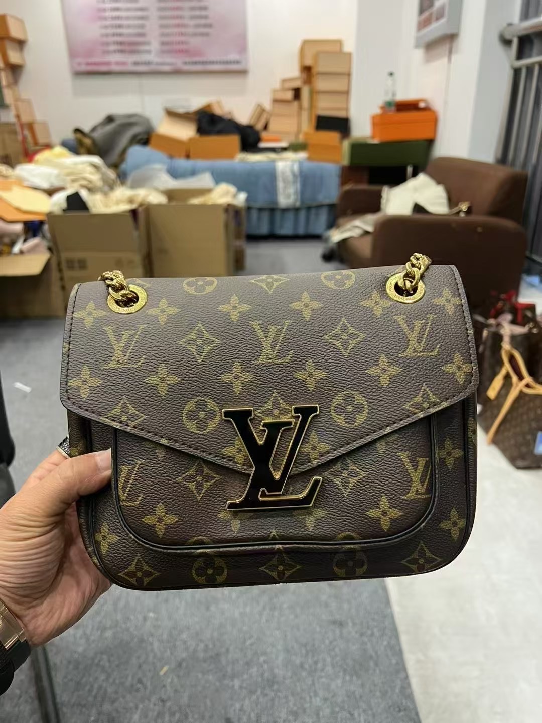 旧猫：做回收买断的二手奢侈品平台