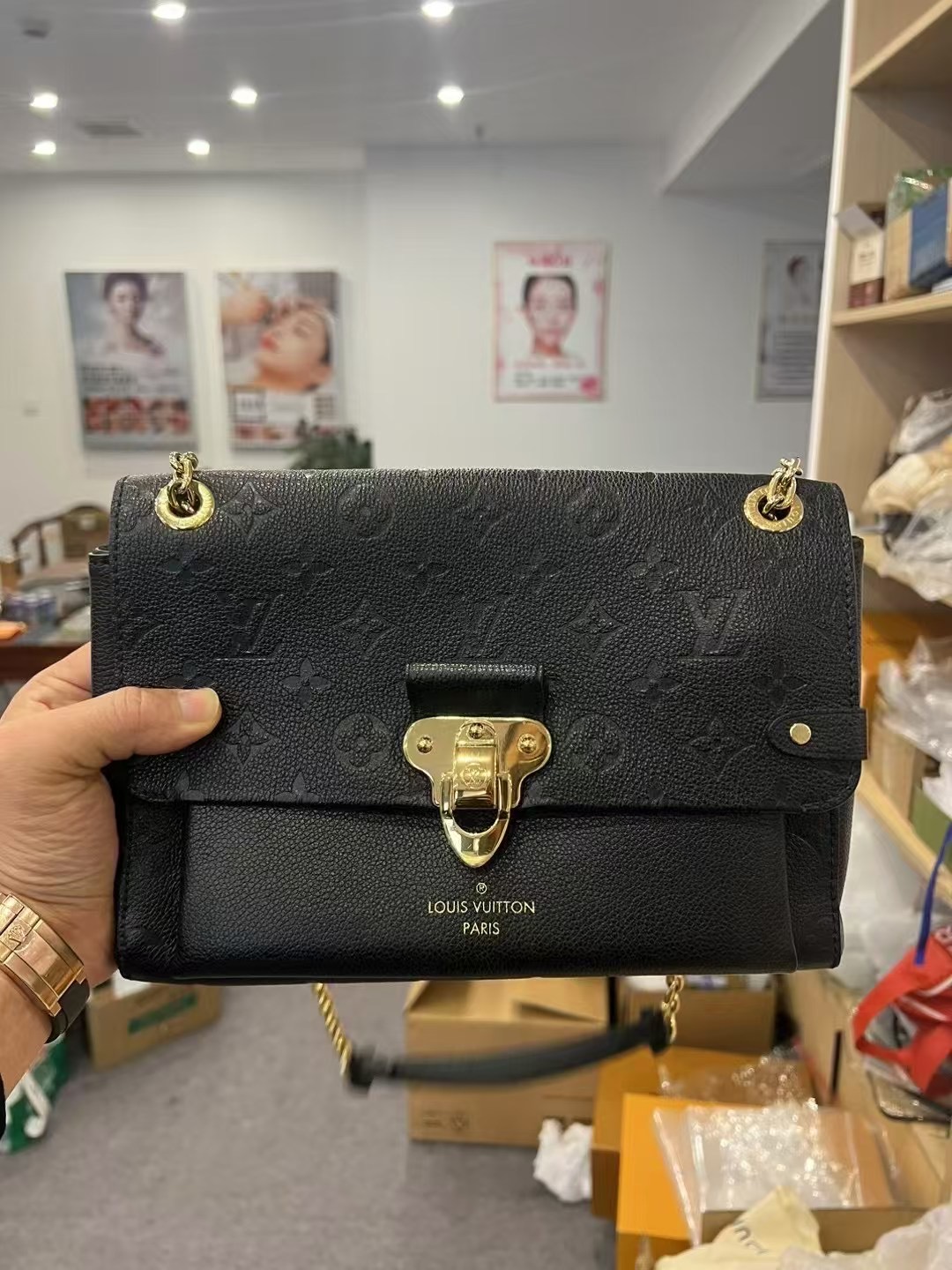 上海名包回收哪家靠谱：一套奢侈品门店的四看核对法